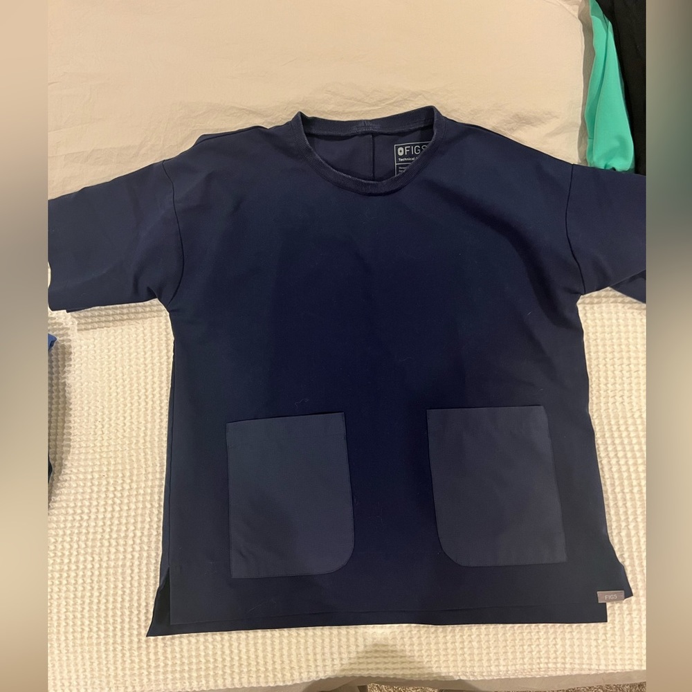 Size small navy crew neck two pocket scrub top